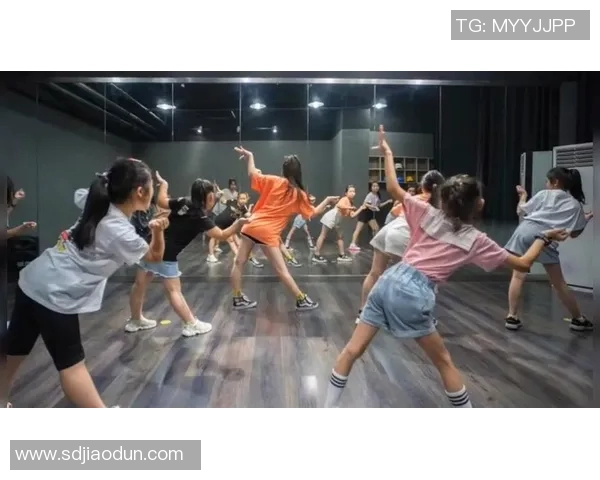 街舞梦想的追逐：上海街舞队奋斗历程的真实记录与感悟